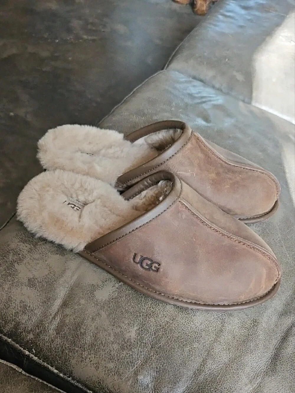 UGG Scuff Men's Brown Leather Shearling-Lined Slip-On Mule Slippers 8